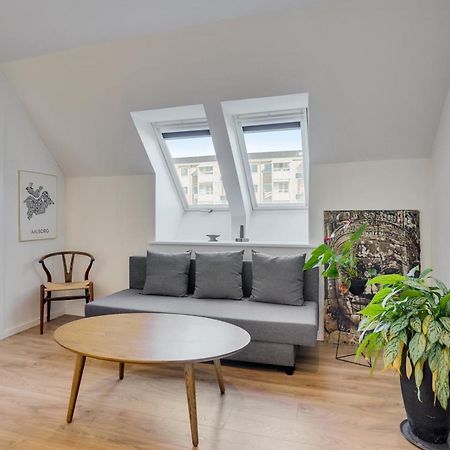 Bath Tub Penthouse In The City 올보르 외부 사진