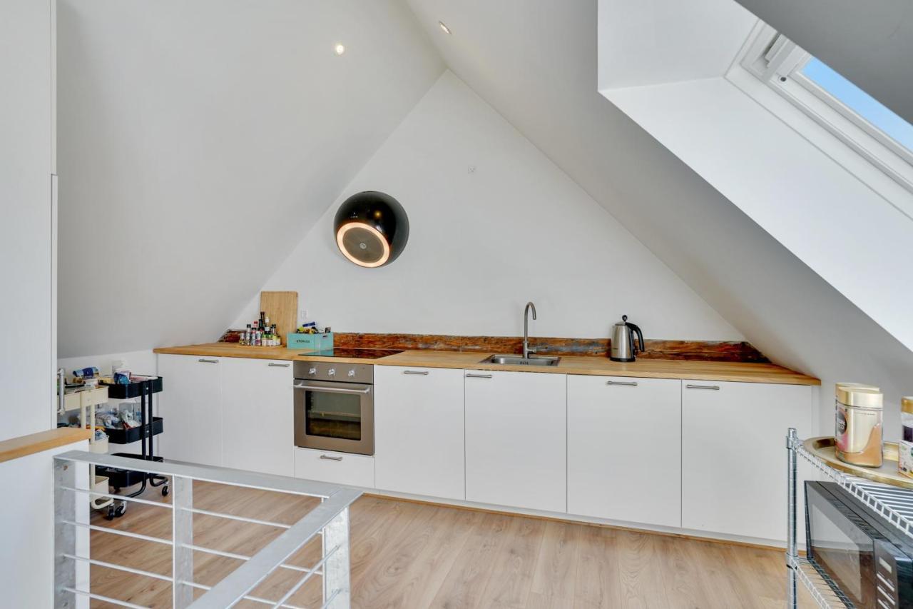 Bath Tub Penthouse In The City 올보르 외부 사진